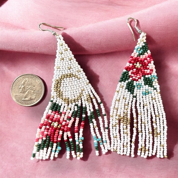 These beautiful feminine earrings feature a vibrant blend of colors - Picture 17 of 17